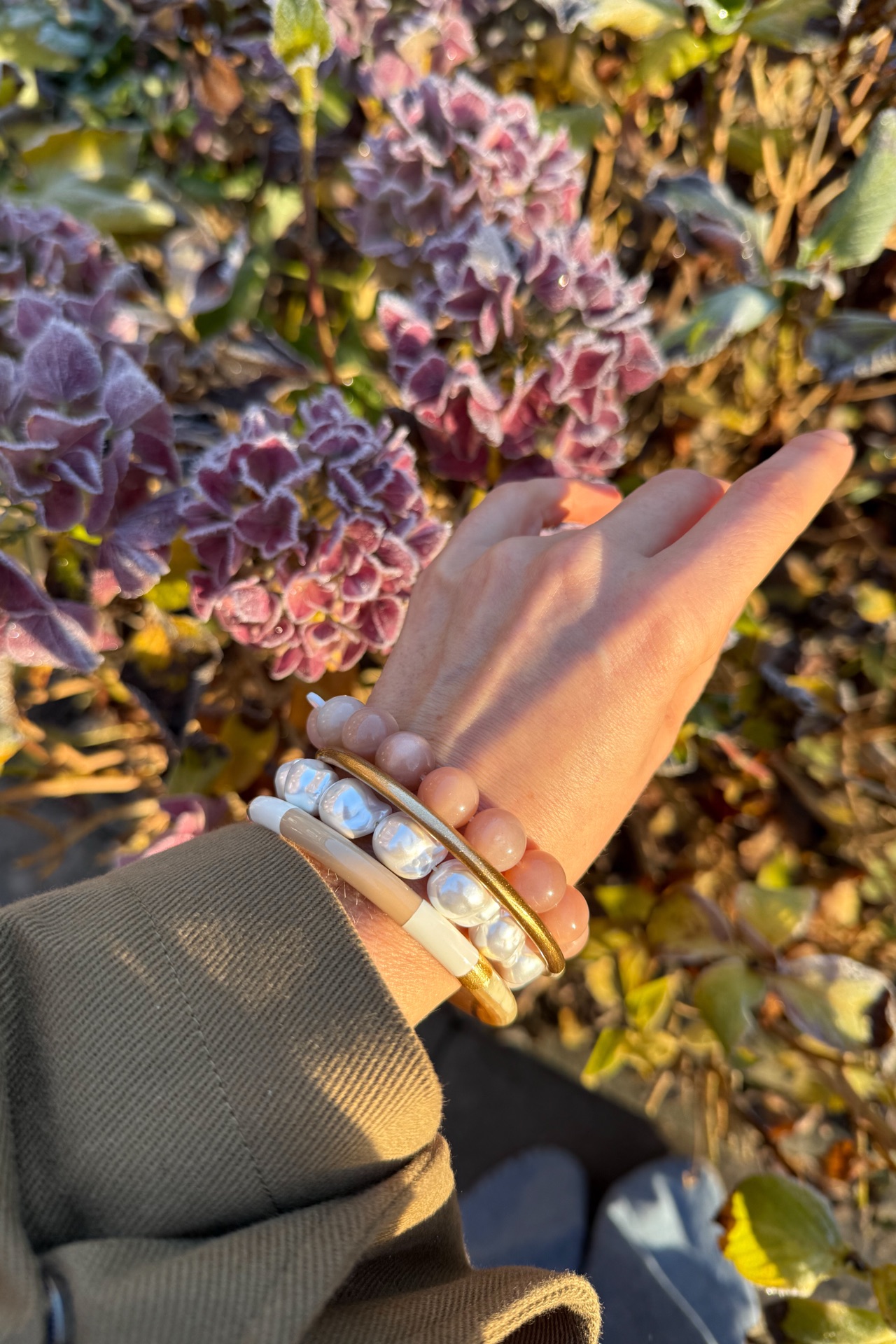 Armband aus Büffelhorn beige & gold