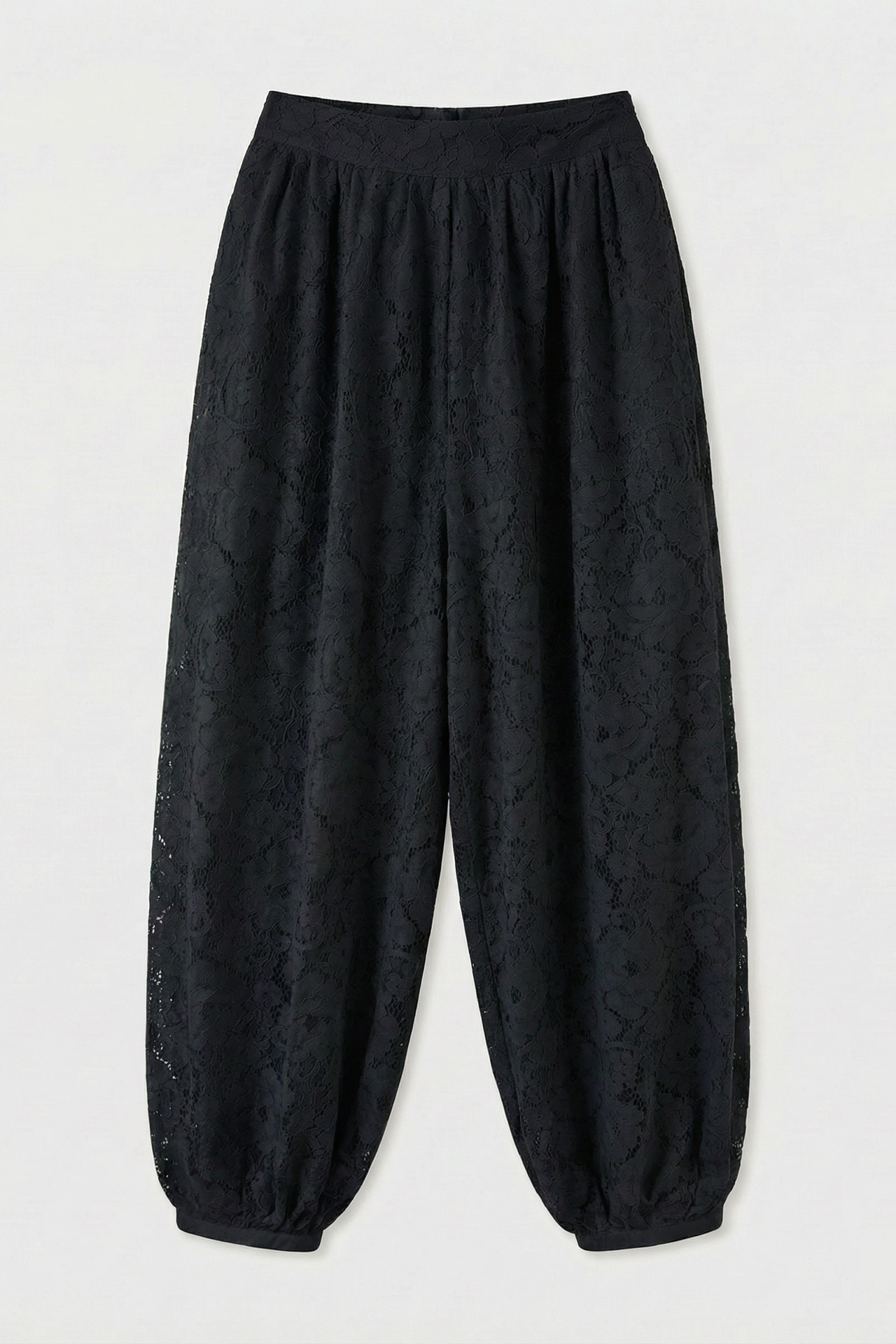 Balloon Pants aus Spitze