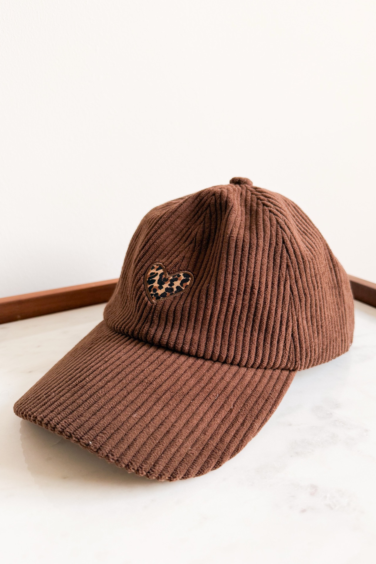 Cap aus Cord mit Herz