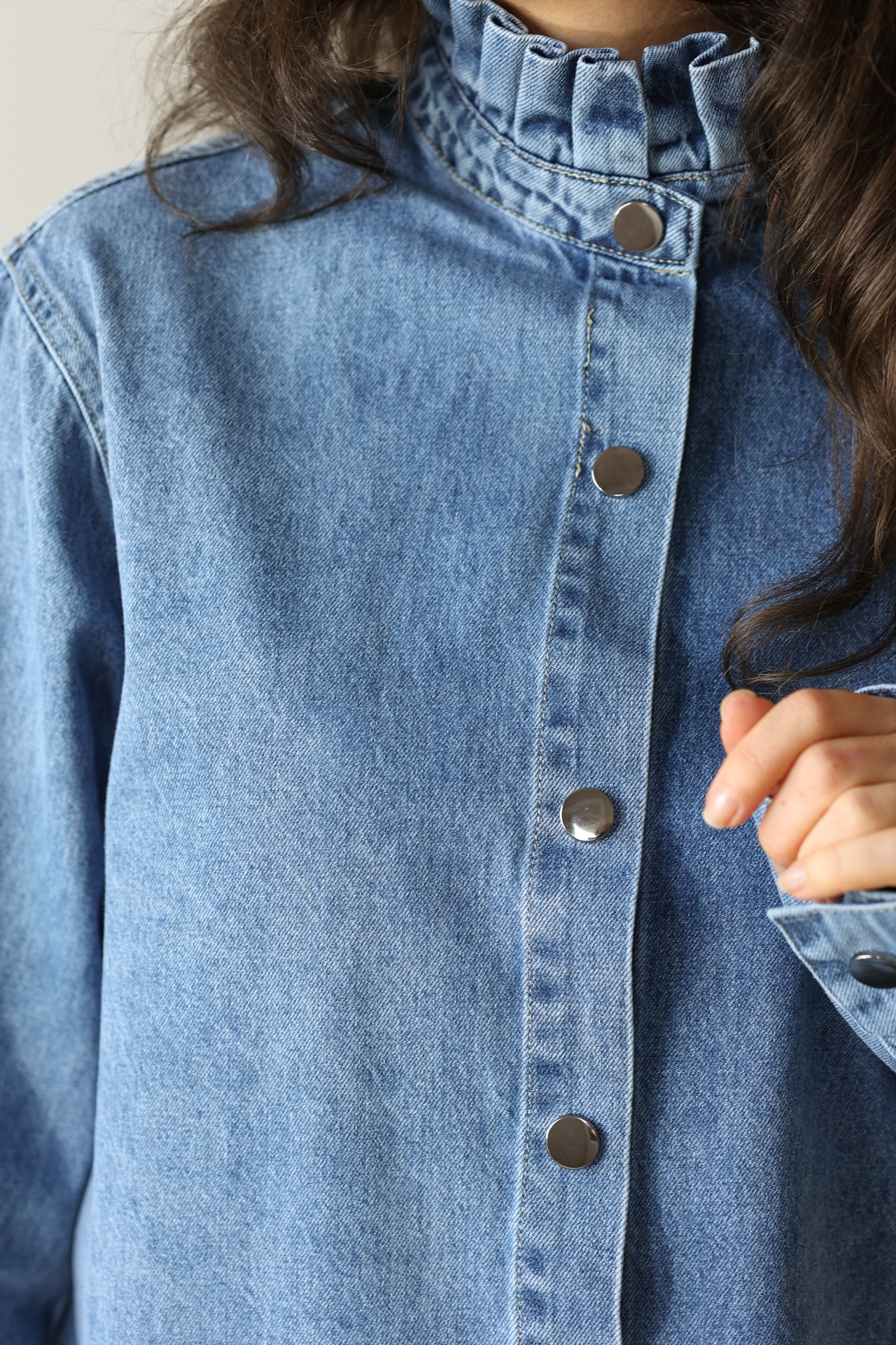 Jeansbluse mit Stehkragen